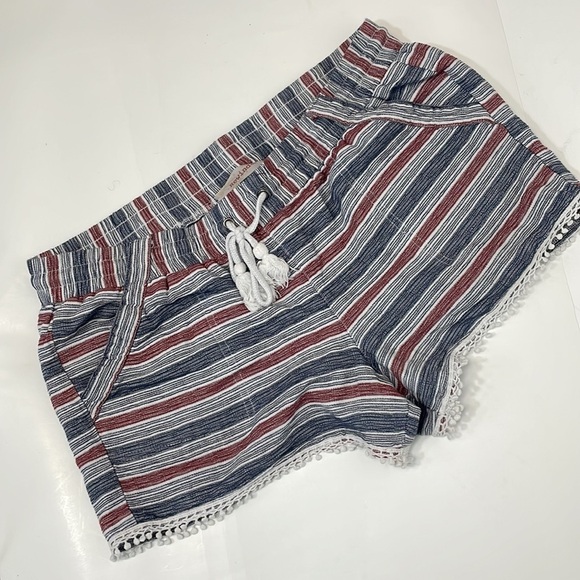 Rewind Shorts XL Crocheted Hem - Picture 13 of 13